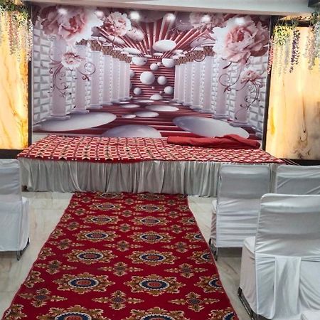 Hotel Empire&Banquet Hisār 외부 사진
