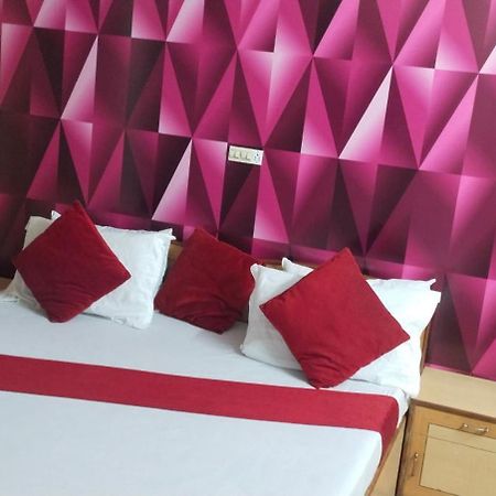 Hotel Empire&Banquet Hisār 외부 사진