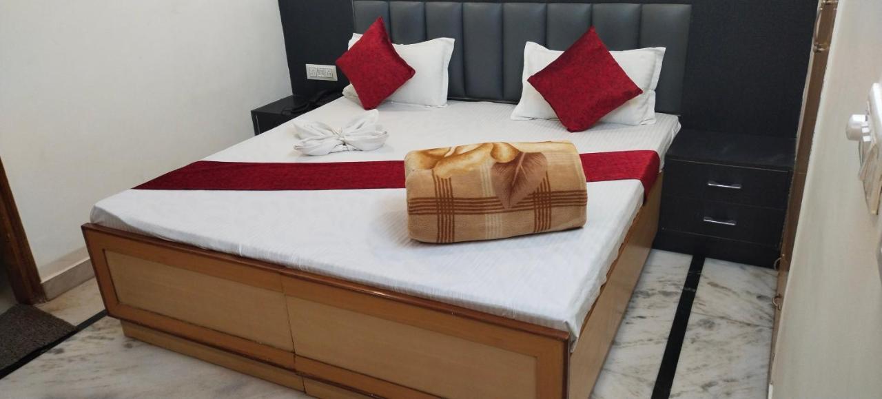 Hotel Empire&Banquet Hisār 외부 사진