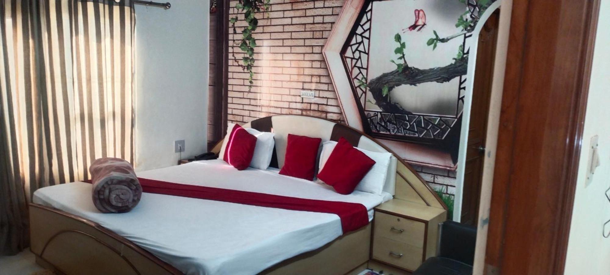 Hotel Empire&Banquet Hisār 외부 사진